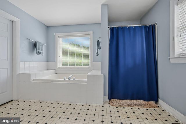 15 BRAMBLE LN, West Grove, PA 19390