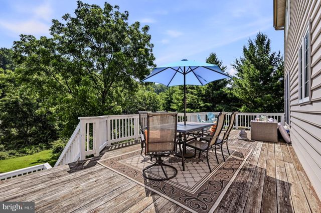15 BRAMBLE LN, West Grove, PA 19390
