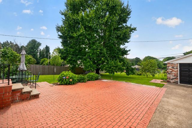 2791 Clays Mill Road, Lexington, KY 40503