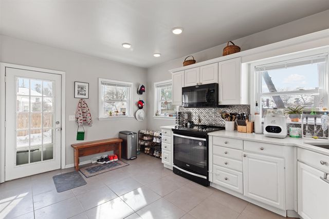 204 S Wisner Street, Jackson, MI 49202