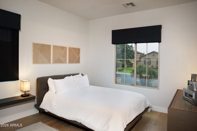 7052 E IVYGLEN Circle, Mesa, AZ 85207