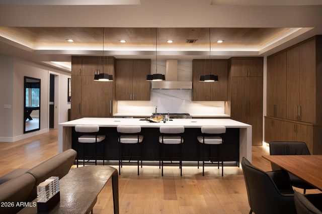 7052 E IVYGLEN Circle, Mesa, AZ 85207