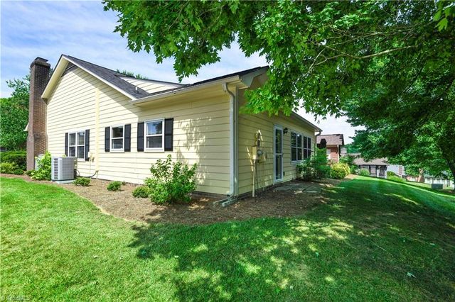 3718 Sawgrass Road, Greensboro, NC 27410
