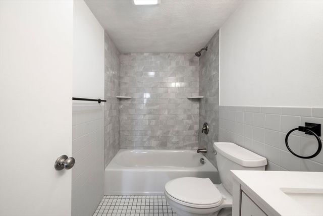 22 Irving St 15, Everett, MA 02149