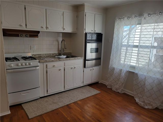 374 E 2nd Street 3, Brooklyn, NY 11218