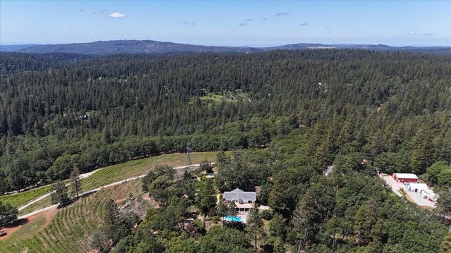 19698 View Forever Ln, Grass Valley, CA 95945