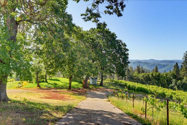 19698 View Forever Ln, Grass Valley, CA 95945
