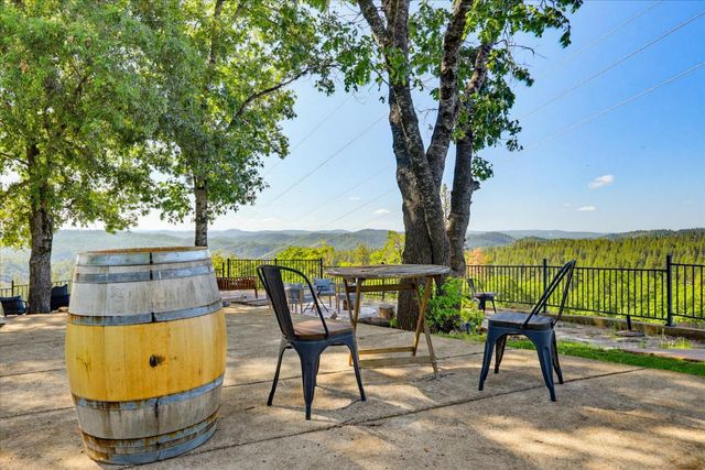 19698 View Forever Ln, Grass Valley, CA 95945