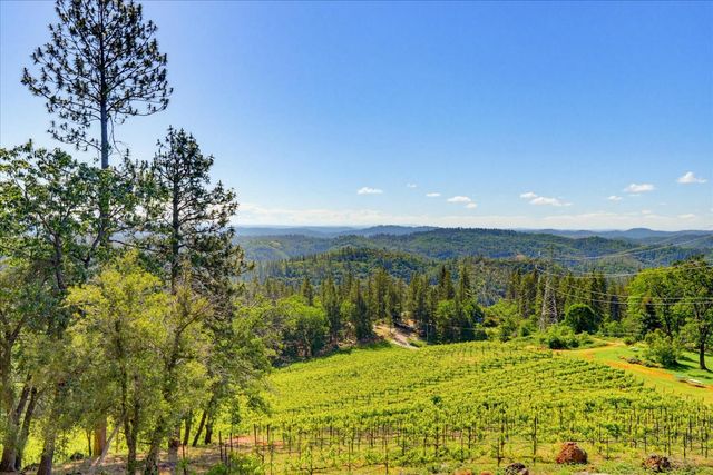 19698 View Forever Ln, Grass Valley, CA 95945
