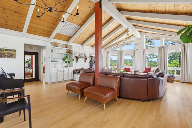 19698 View Forever Ln, Grass Valley, CA 95945