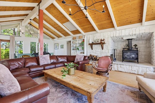 19698 View Forever Ln, Grass Valley, CA 95945