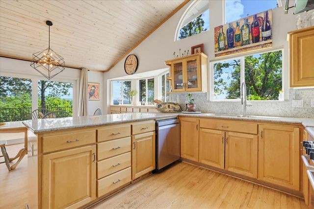 19698 View Forever Ln, Grass Valley, CA 95945