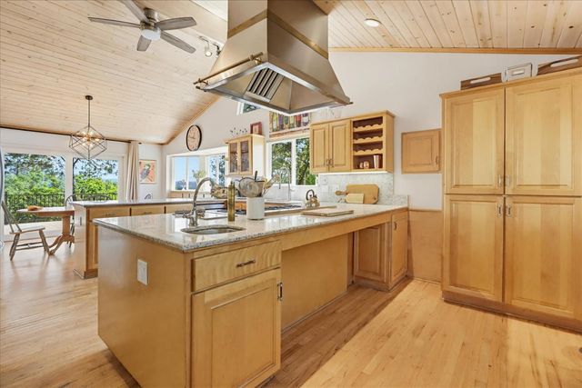 19698 View Forever Ln, Grass Valley, CA 95945