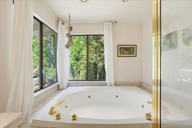 19698 View Forever Ln, Grass Valley, CA 95945