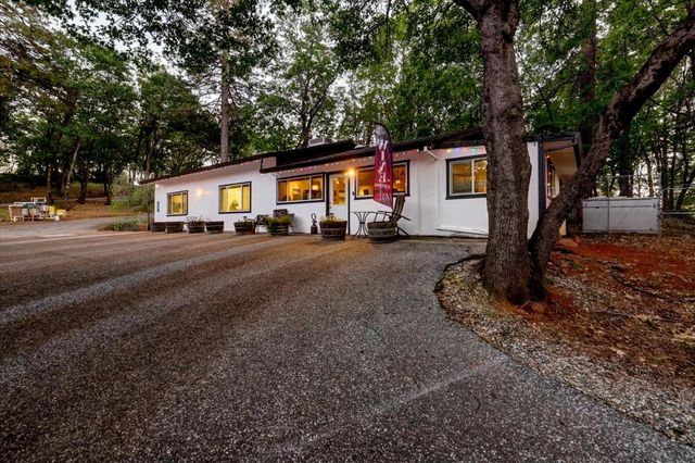 19698 View Forever Ln, Grass Valley, CA 95945