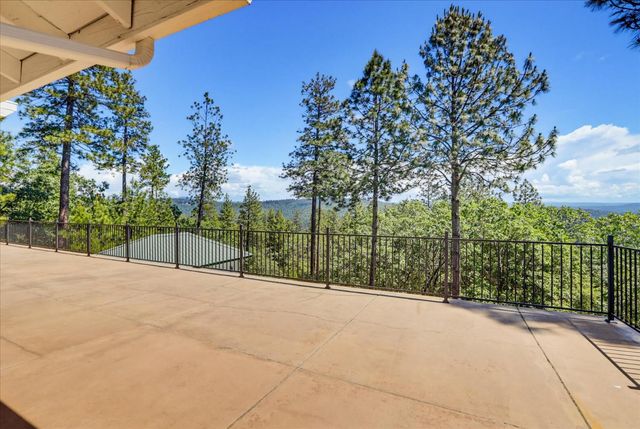 19698 View Forever Ln, Grass Valley, CA 95945