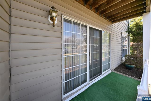 893 Tuliptree Court, Mahwah, NJ 07430