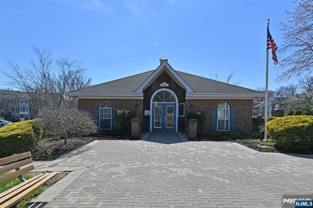 893 Tuliptree Court, Mahwah, NJ 07430