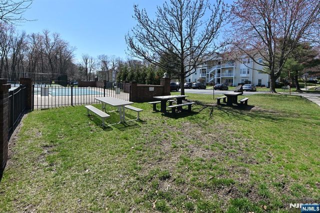 893 Tuliptree Court, Mahwah, NJ 07430