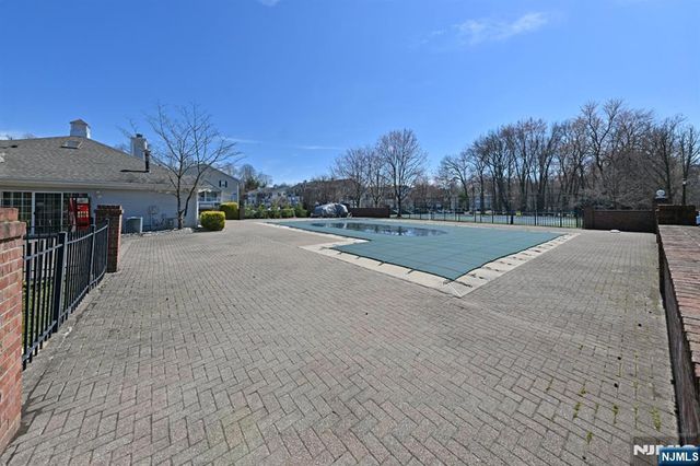 893 Tuliptree Court, Mahwah, NJ 07430