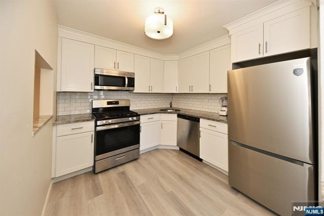 893 Tuliptree Court, Mahwah, NJ 07430