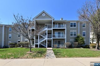 893 Tuliptree Court, Mahwah, NJ 07430