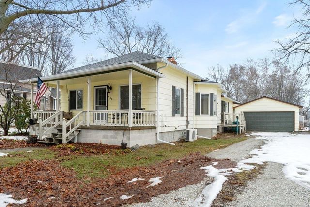 606 N Sixth Street, St Clair, MI 48079