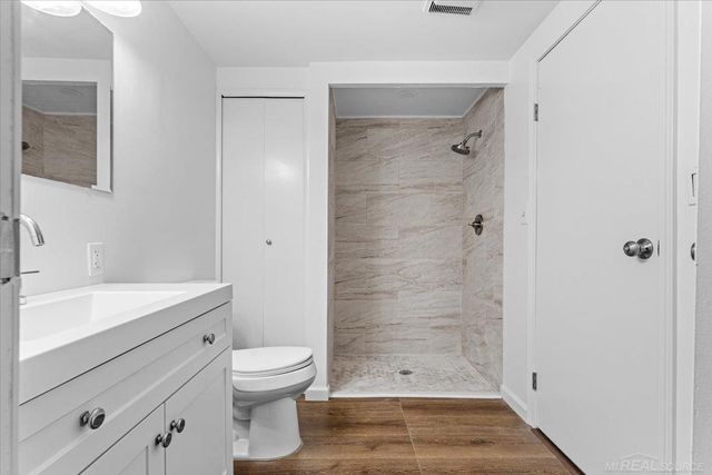 606 N Sixth Street, St Clair, MI 48079