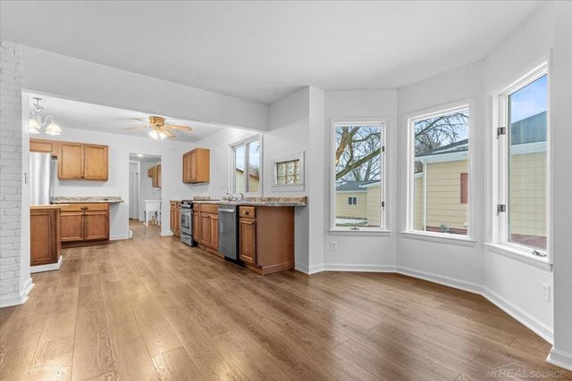 606 N Sixth Street, St Clair, MI 48079