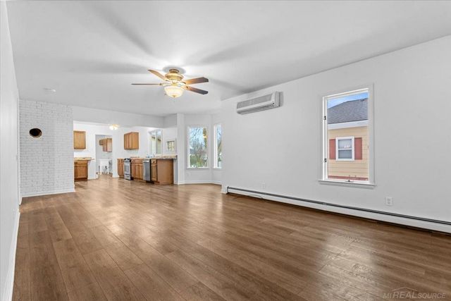 606 N Sixth Street, St Clair, MI 48079