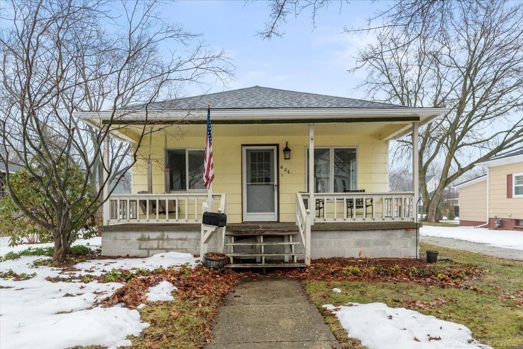 606 N Sixth Street, St Clair, MI 48079