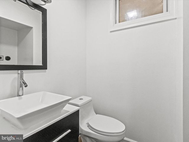 1260 16TH ST NE, Washington, DC 20002