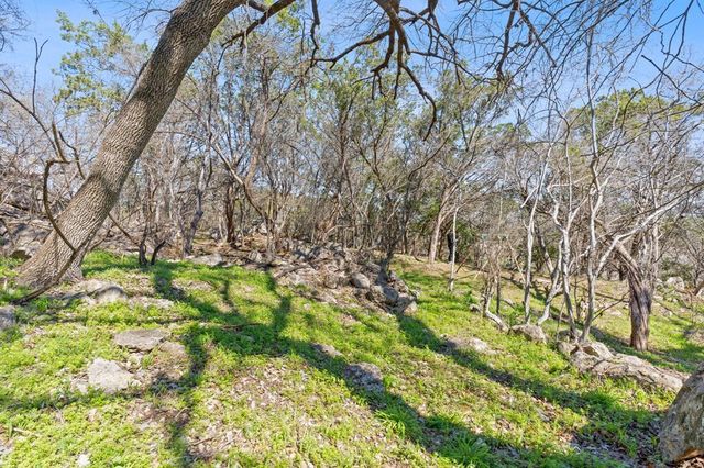 513 Nomad DR, Spicewood, TX 78669
