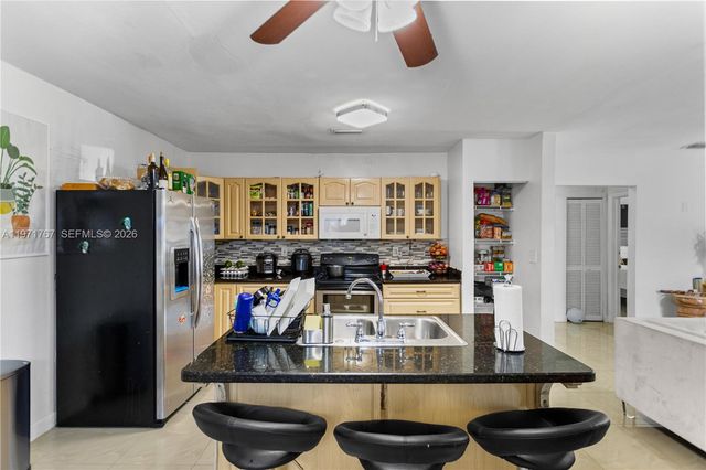 45 NE 186th Ter, Miami, FL 33179