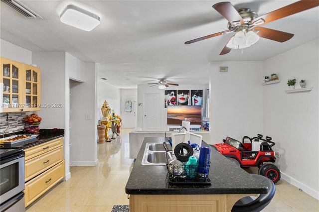 45 NE 186th Ter, Miami, FL 33179