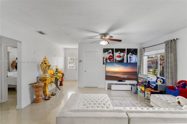 45 NE 186th Ter, Miami, FL 33179