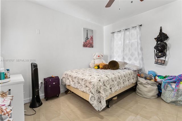 45 NE 186th Ter, Miami, FL 33179