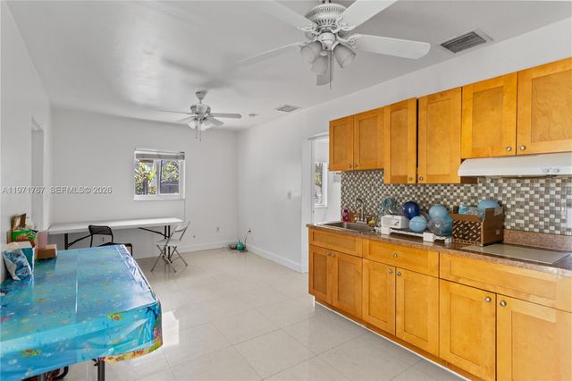 45 NE 186th Ter, Miami, FL 33179