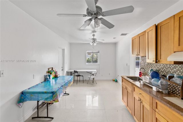 45 NE 186th Ter, Miami, FL 33179