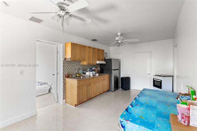 45 NE 186th Ter, Miami, FL 33179