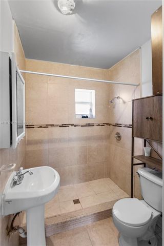 45 NE 186th Ter, Miami, FL 33179