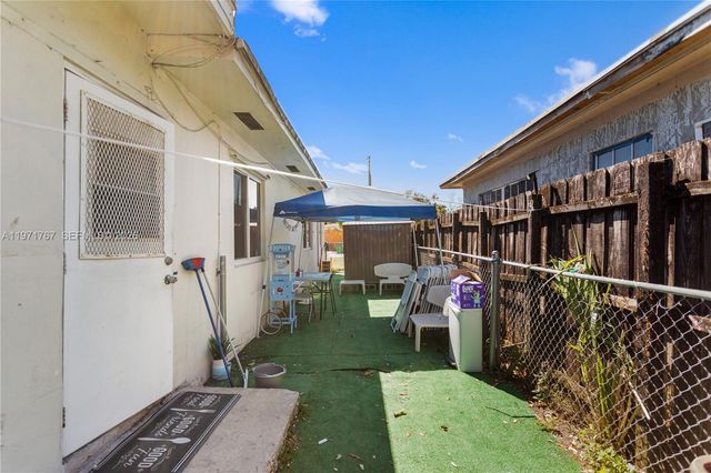 45 NE 186th Ter, Miami, FL 33179