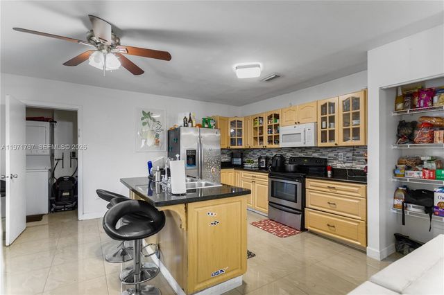 45 NE 186th Ter, Miami, FL 33179