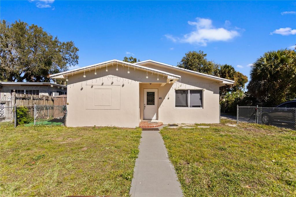 45 NE 186th Ter, Miami, FL 33179