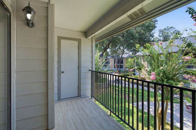 15151 Berry Trail 910, Dallas, TX 75248