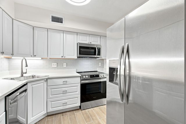15151 Berry Trail 910, Dallas, TX 75248