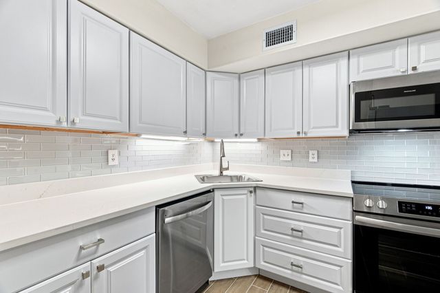 15151 Berry Trail 910, Dallas, TX 75248