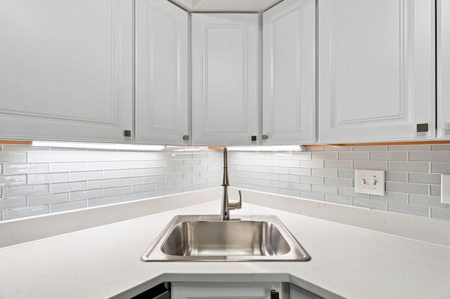 15151 Berry Trail 910, Dallas, TX 75248