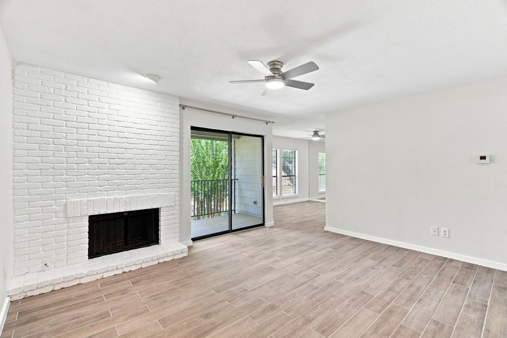 15151 Berry Trail 910, Dallas, TX 75248