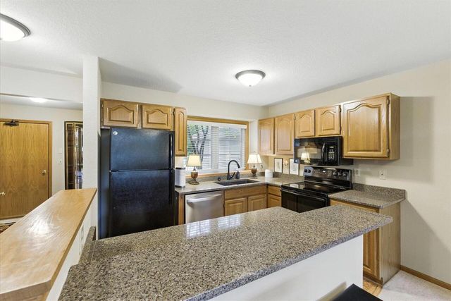 2975 N River Birch DRIVE #C, Brookfield, WI 53045